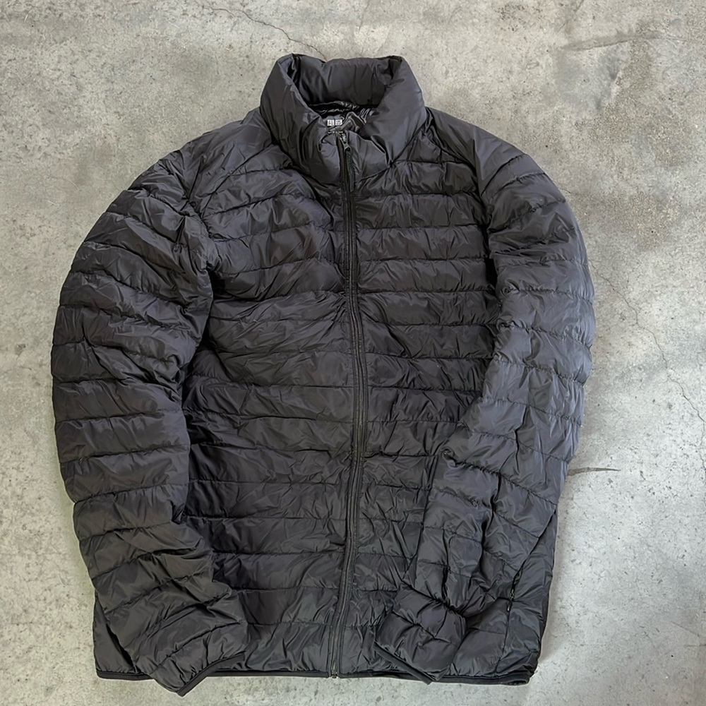Uniqlo Men’s large light weight down jacket